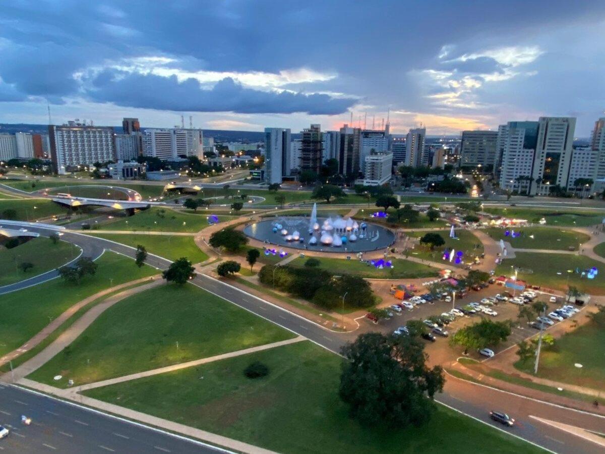 Flat Encantador No 7º Com Vista Pra Torre De Tv Brezilya Dış mekan fotoğraf